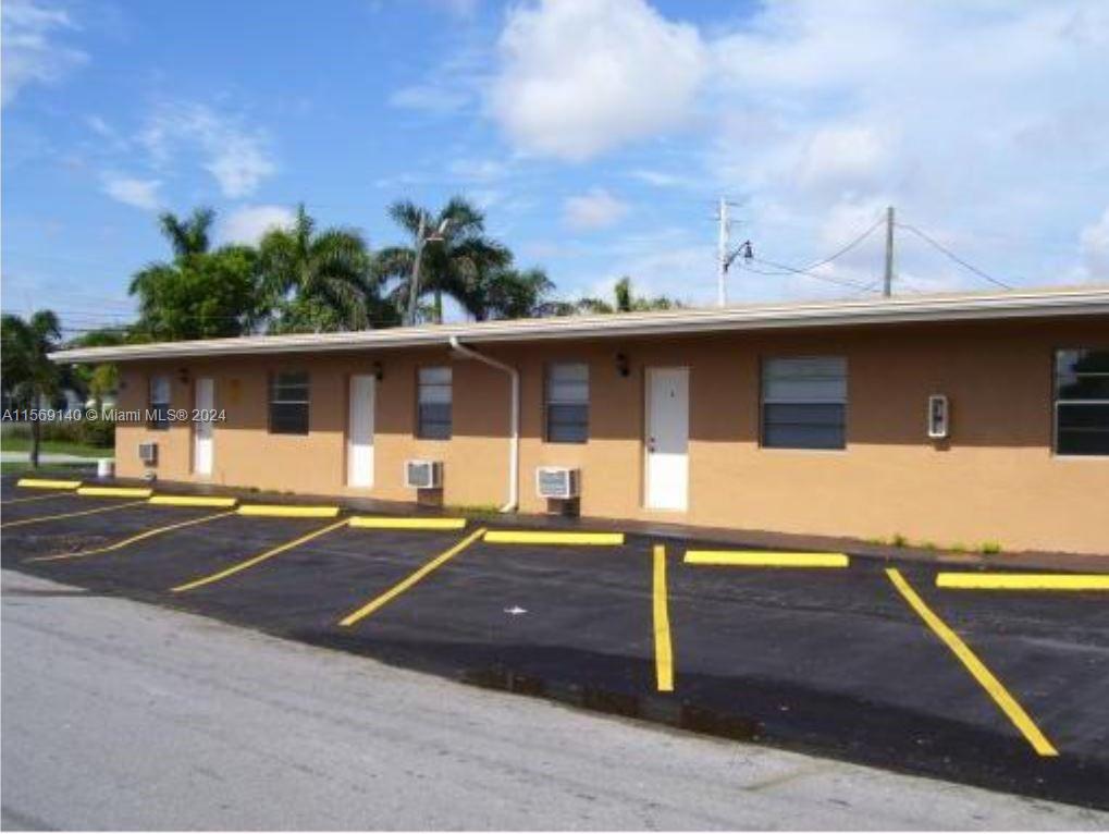 Spacious two-bedroom apartment on the first floor, freshly painted and available for immediate occupancy. With no HOA and quick approval process, water is included.