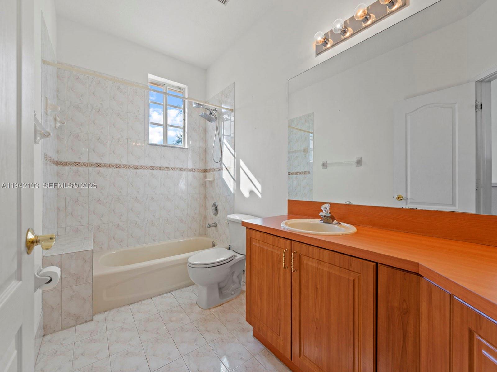 CRESTVIEW LAKES 2ND ADDN - Residential Lease