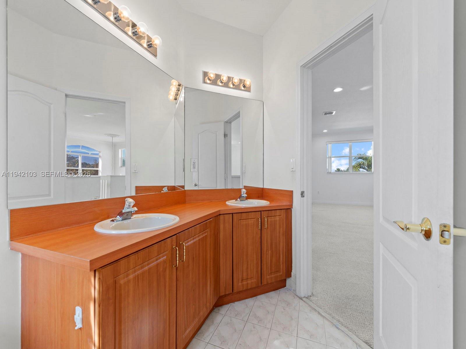 CRESTVIEW LAKES 2ND ADDN - Residential Lease