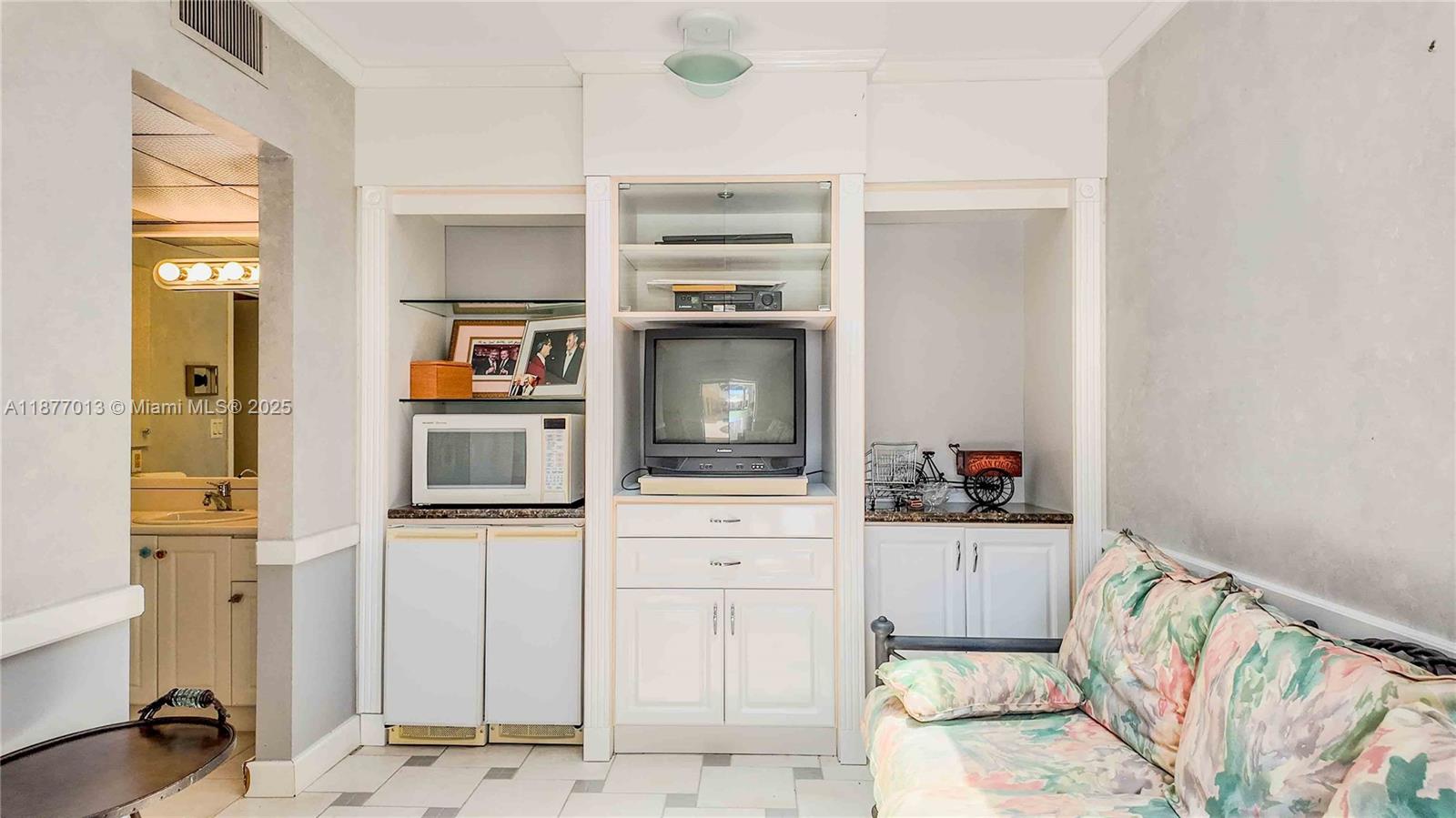 BAL HARBOUR TOWER CONDO - Residential