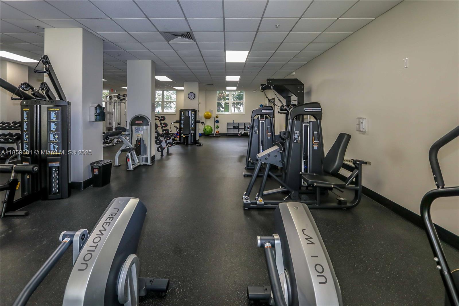 RESIDENCES ON HOLLYWOOD B - Residential