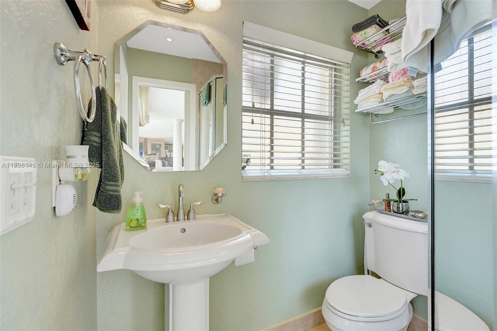 LANDINGS FIRST SEC - Residential