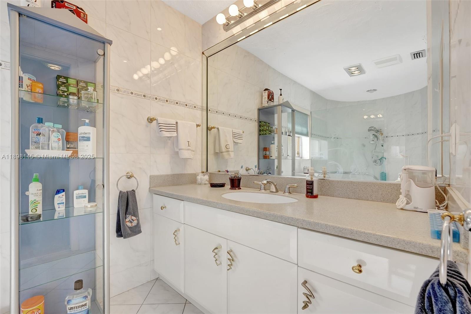 LANDINGS FIRST SEC - Residential