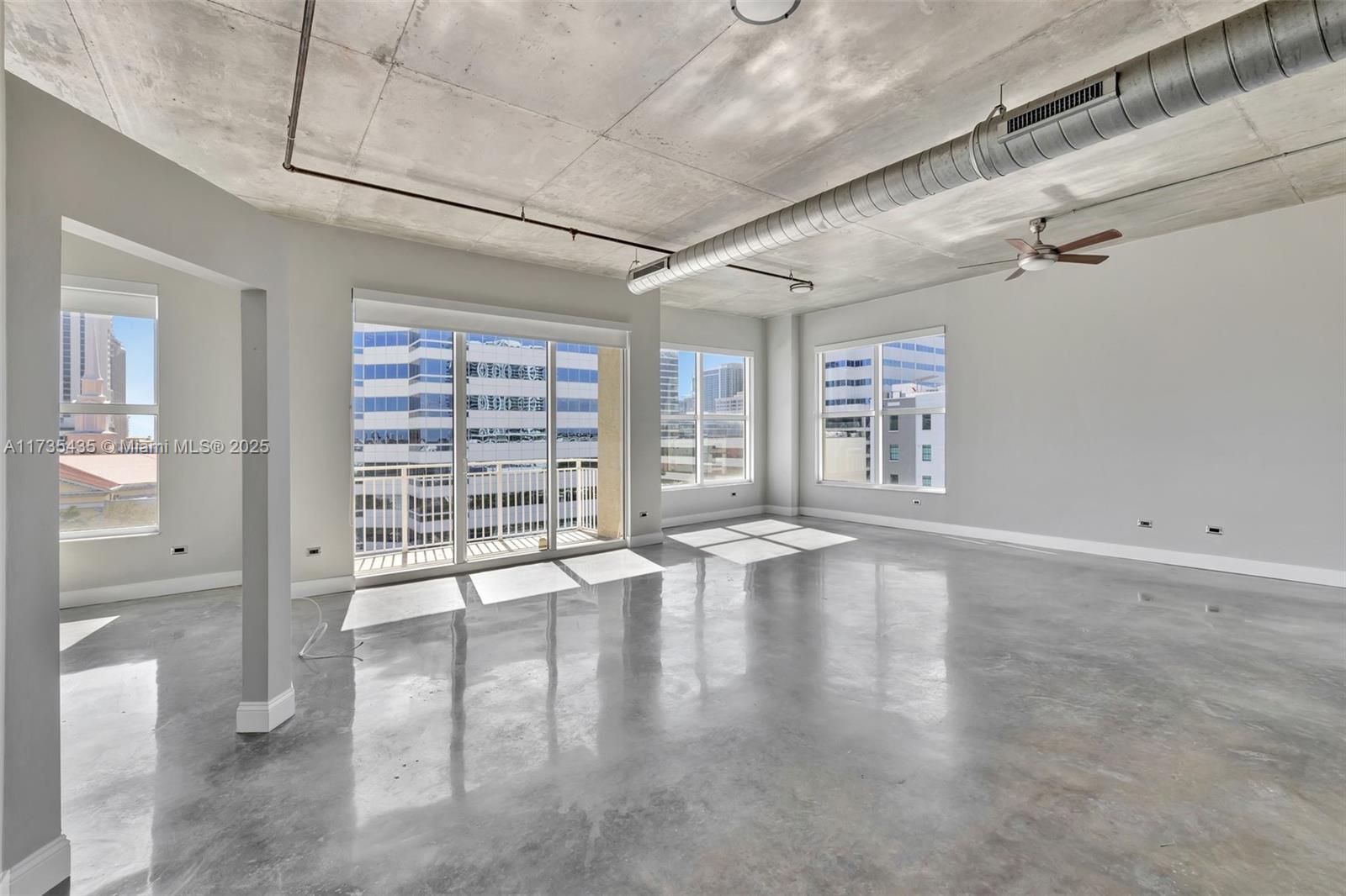 313 NE 2nd St 703