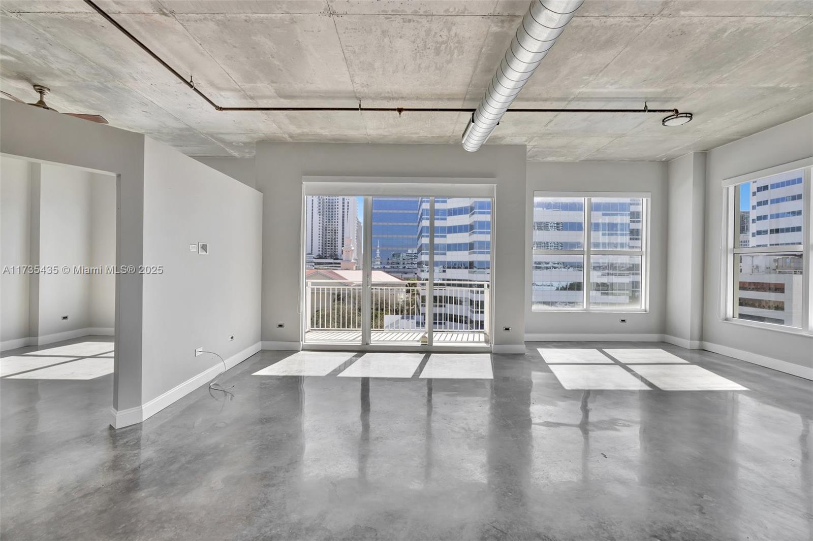 313 NE 2nd St 703