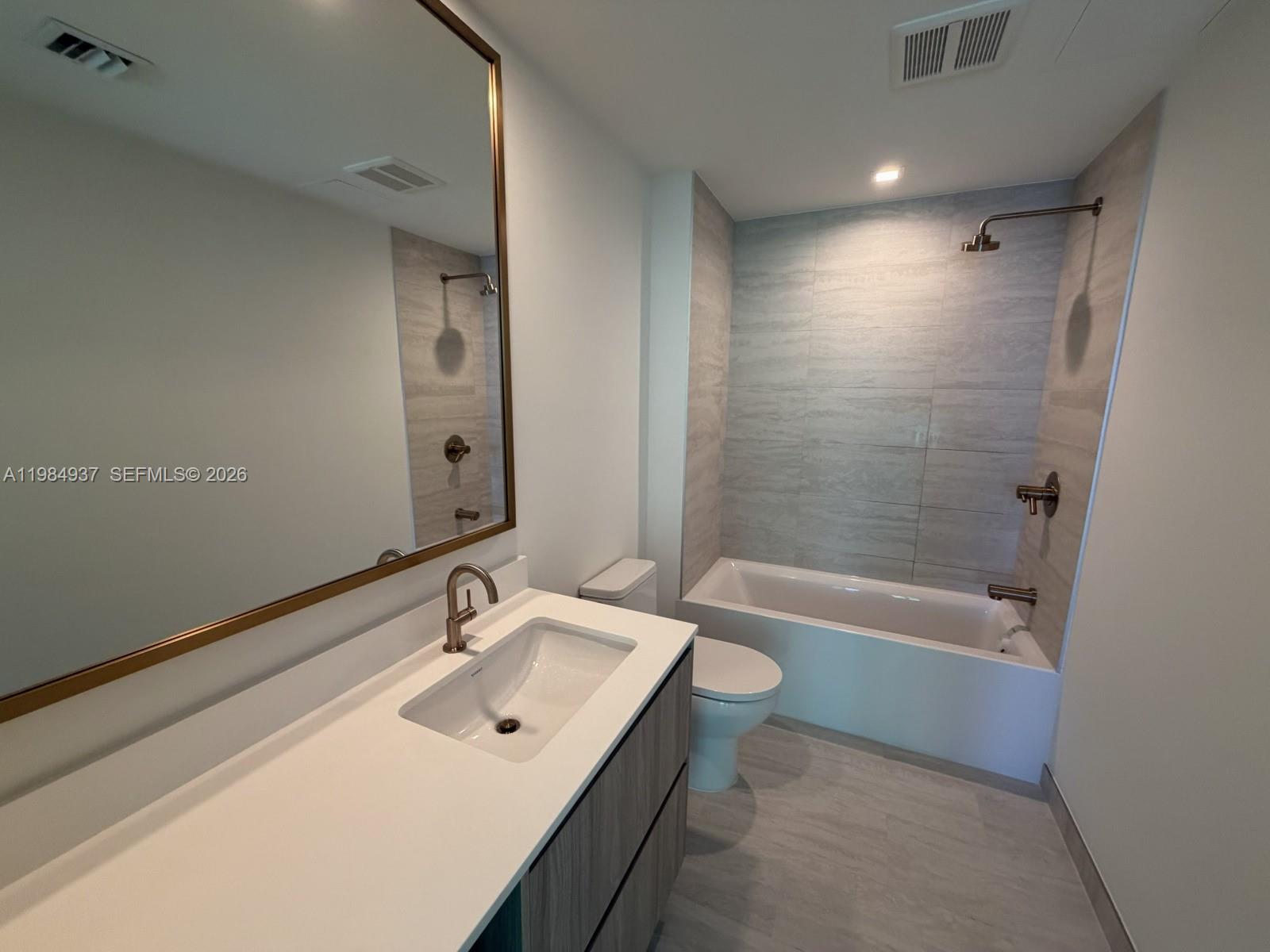 VICEROY RESIDENCES - Residential Lease