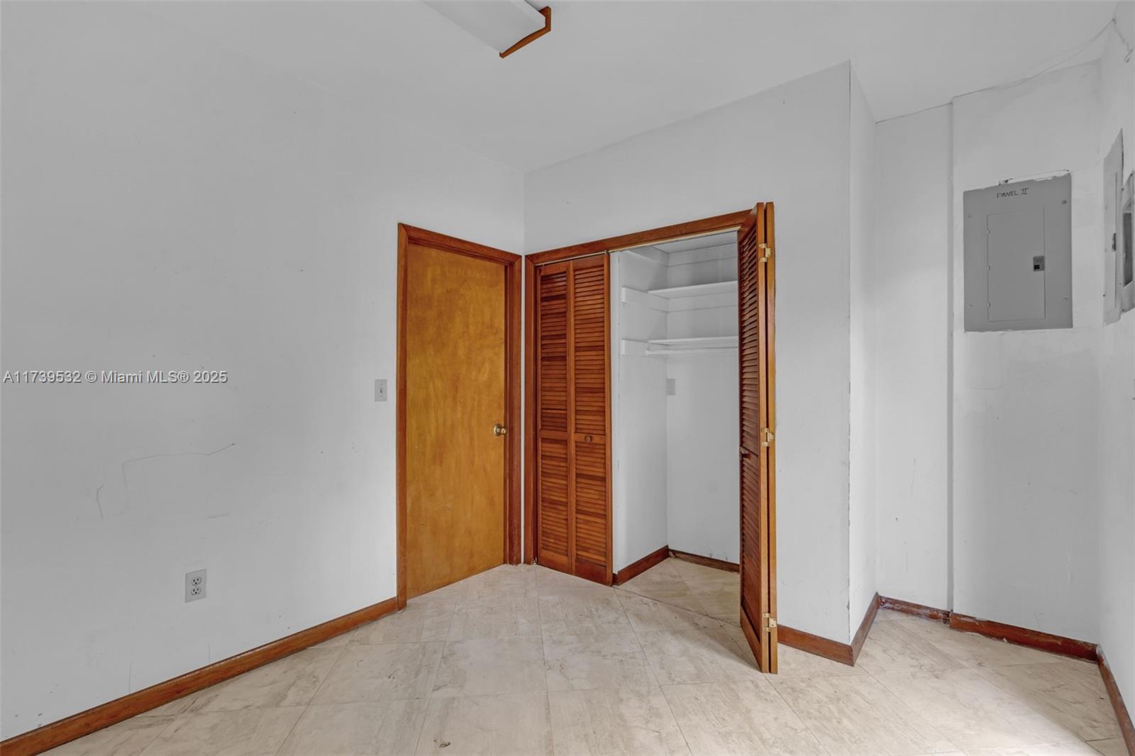 LAKE CATALINA - Residential