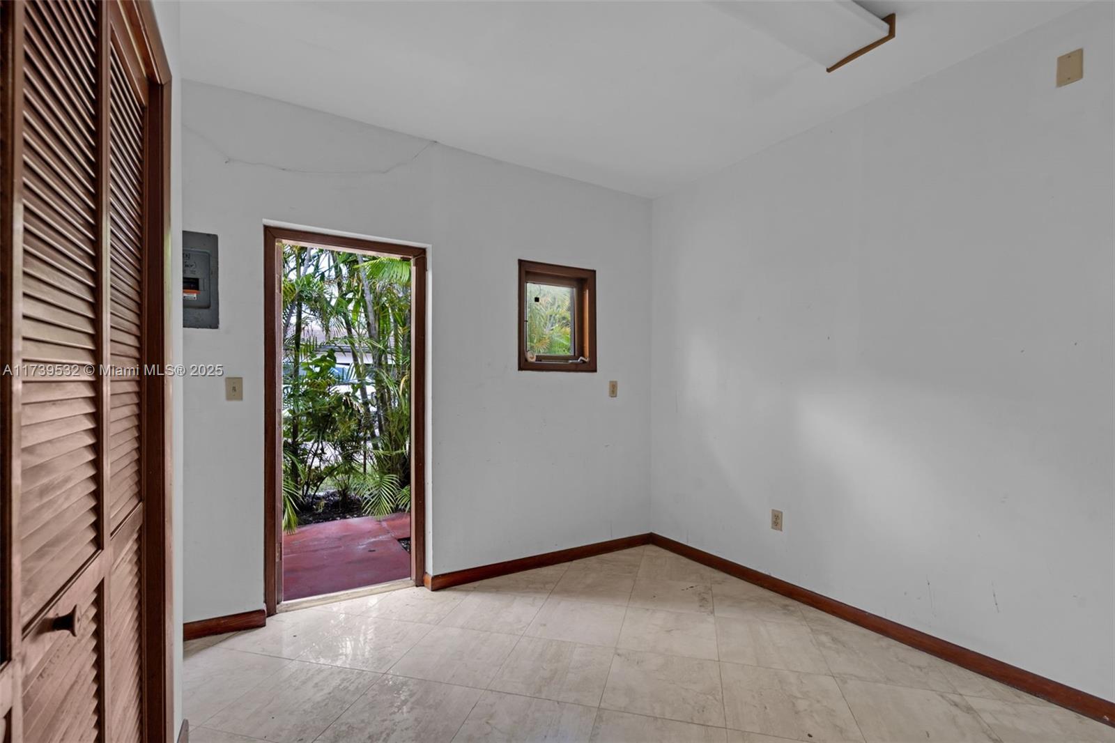 LAKE CATALINA - Residential