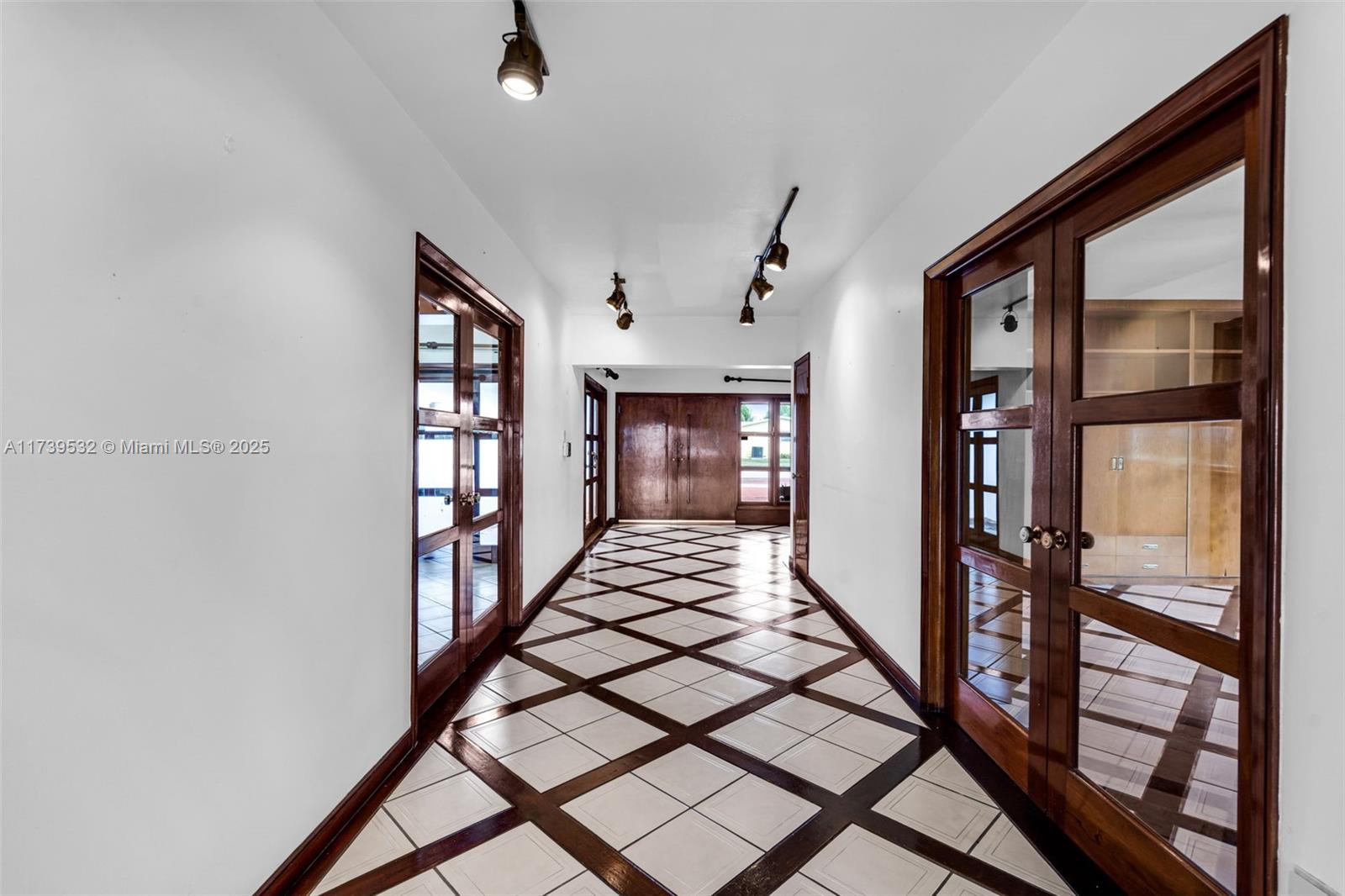 LAKE CATALINA - Residential