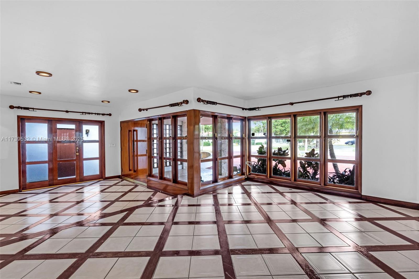 LAKE CATALINA - Residential