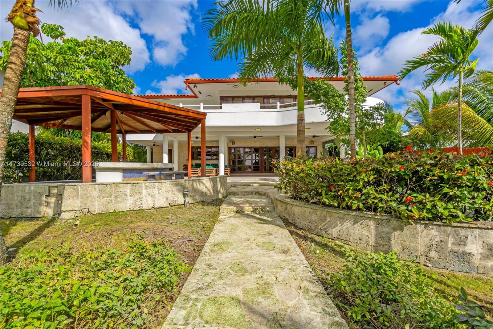 LAKE CATALINA - Residential