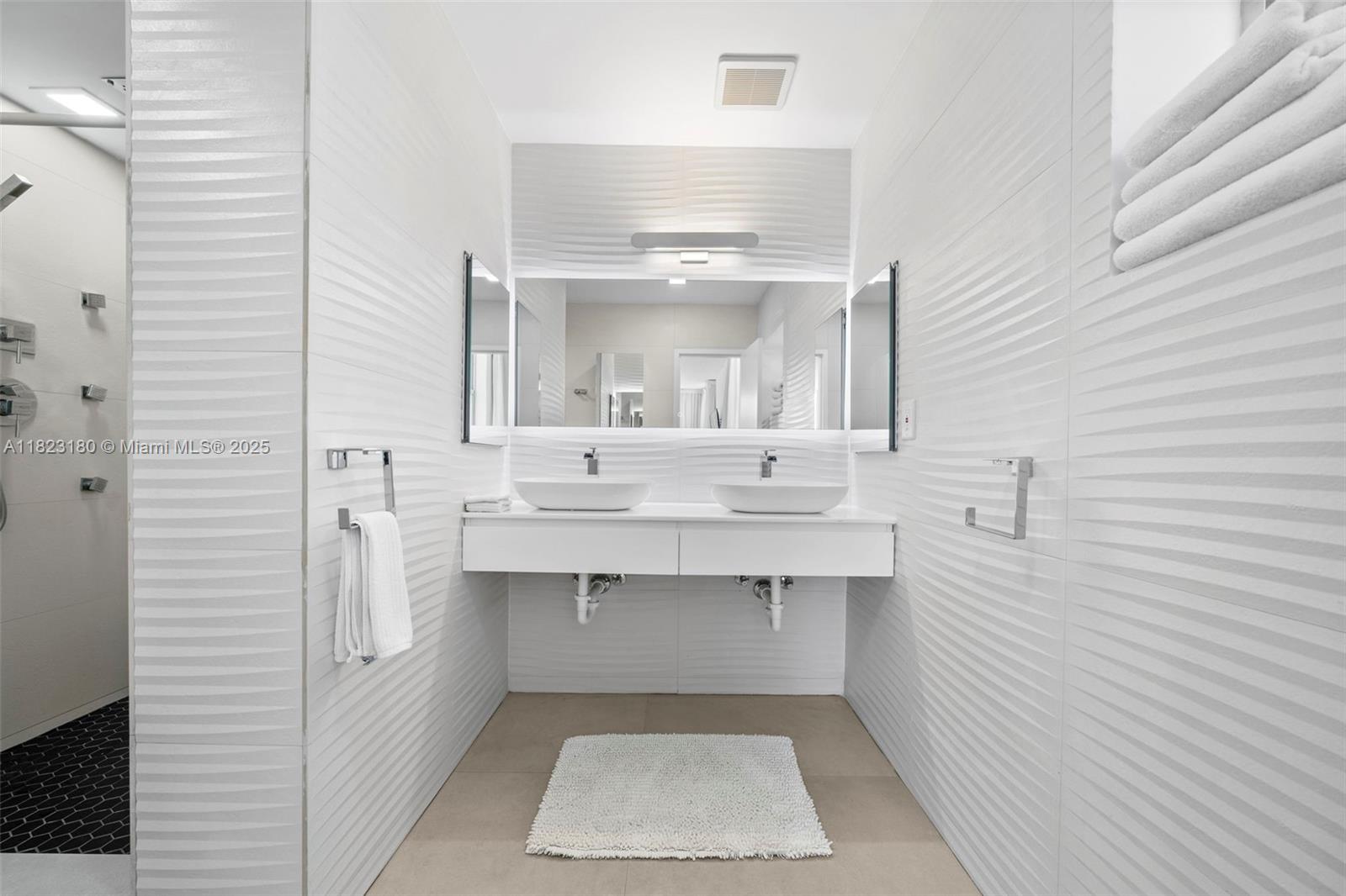 CARAVELLE CONDO - Residential Lease