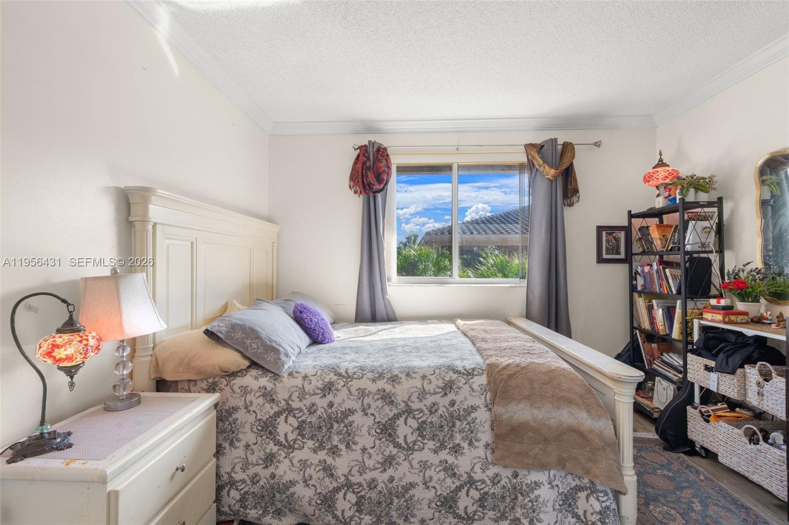 TARA II CONDO - Residential