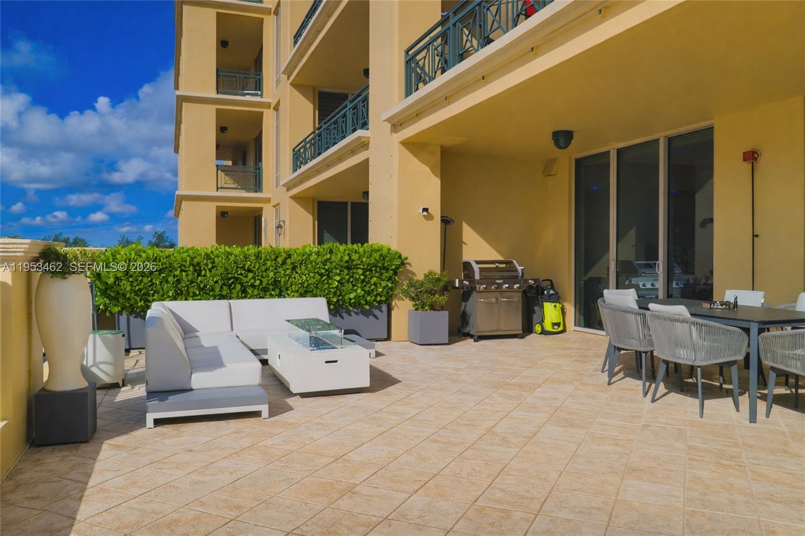 VILLAS OF POSITANO CONDO - Residential