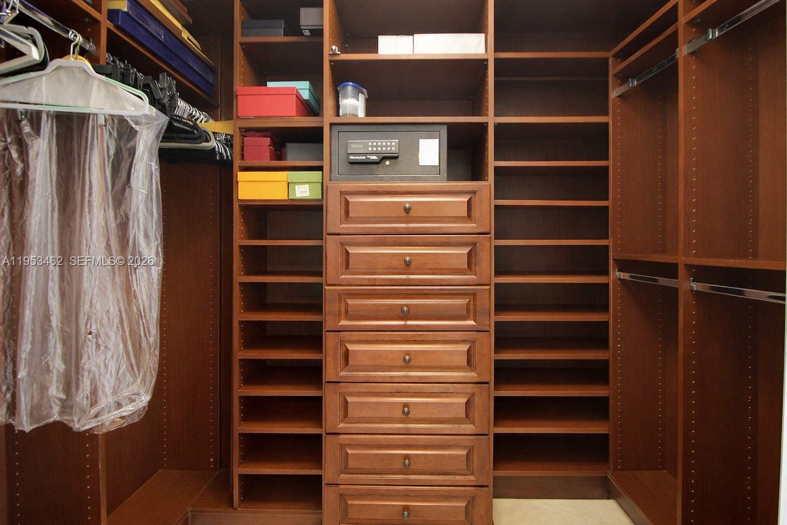 VILLAS OF POSITANO CONDO - Residential