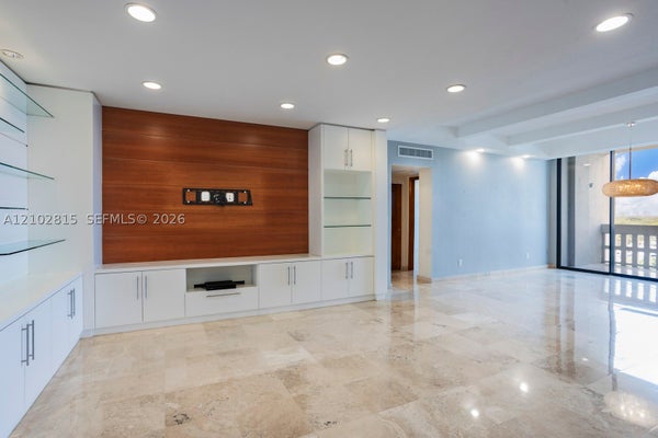 90 EDGEWATER DR PH 15, CORAL GABLES, FL 33133 - Image cc6ae3e1de968807d4b0d09dc4c2f7b2/1456397218