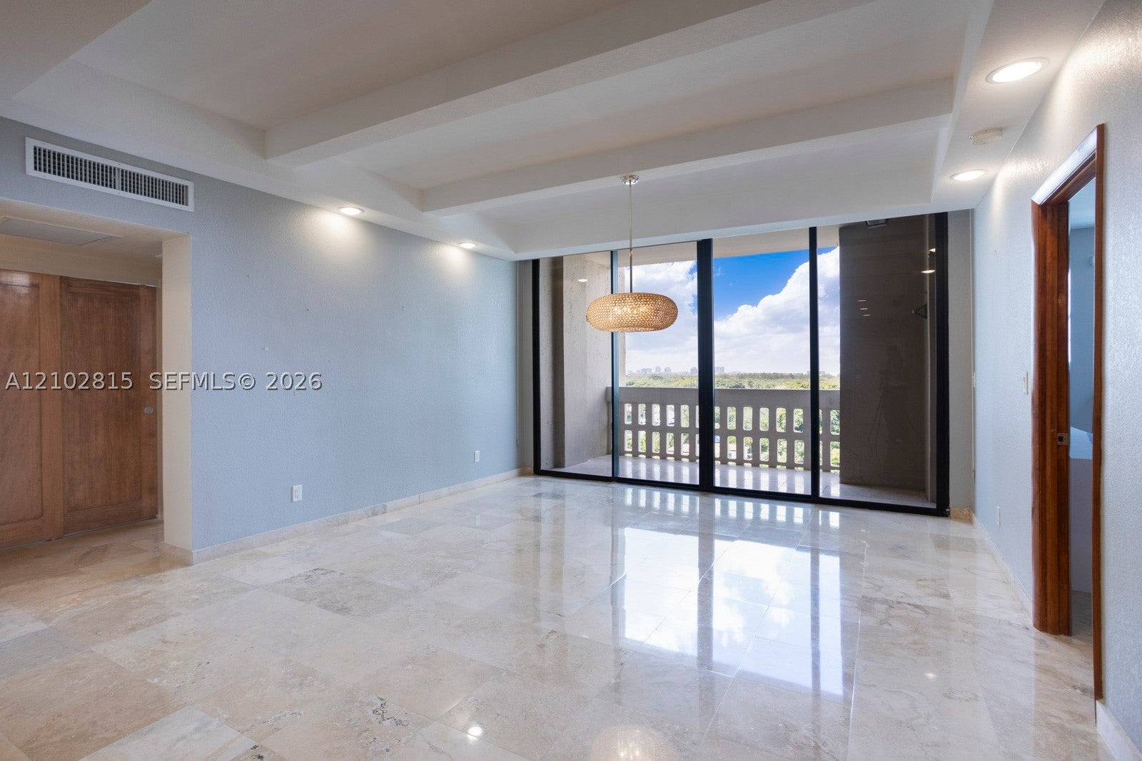 90 Edgewater Dr PH15