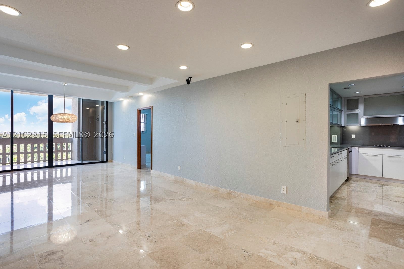 90 Edgewater Dr PH15