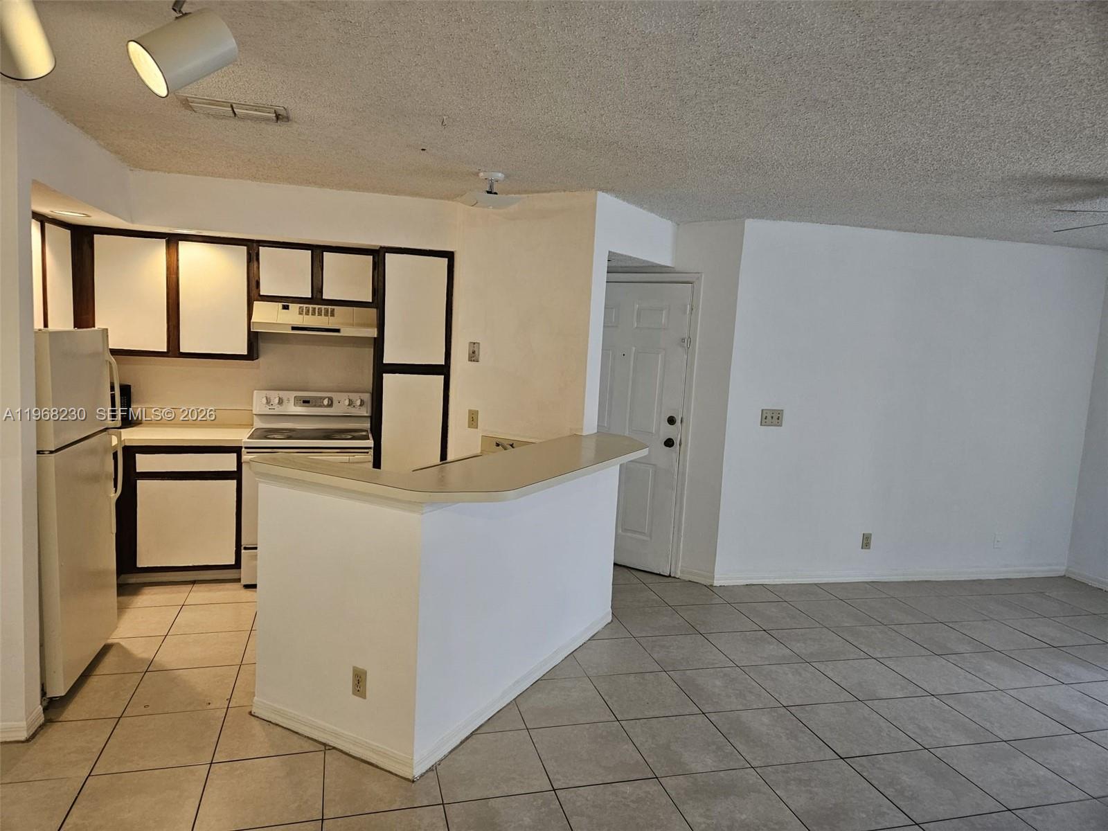CORAL KEY CONDO - Residential Lease