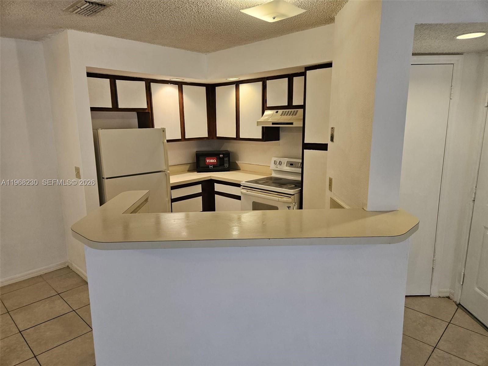 CORAL KEY CONDO - Residential Lease