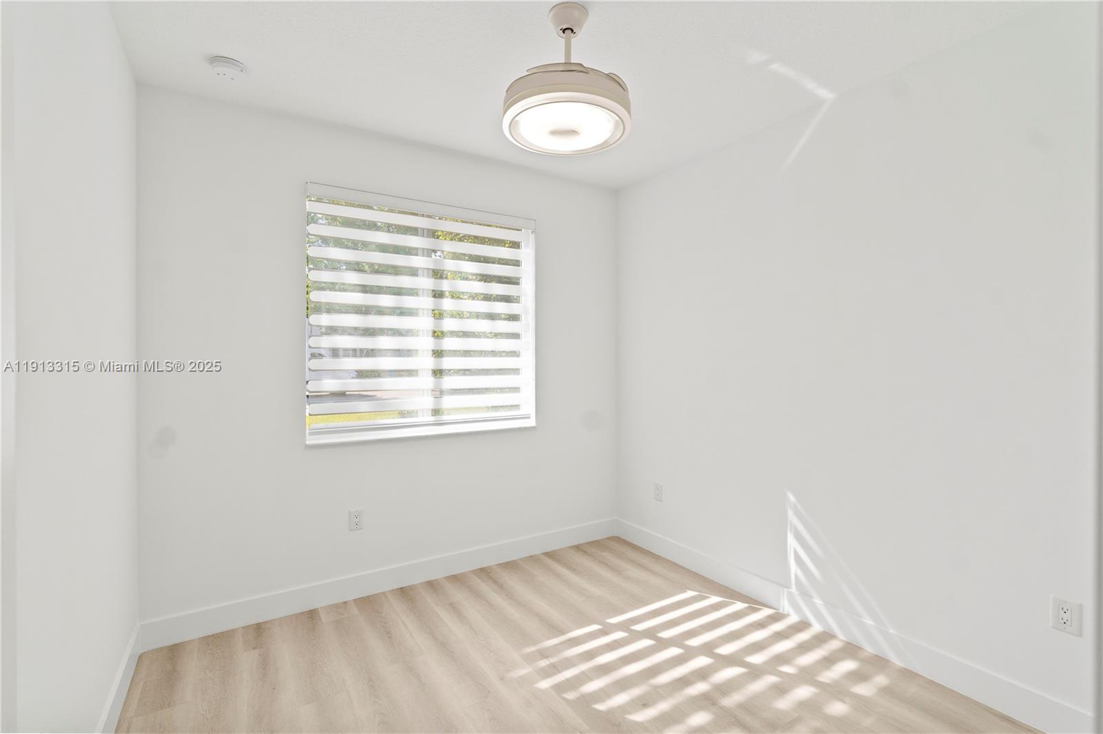 LANDMARK AT DORAL CENTRAL - Residential Lease