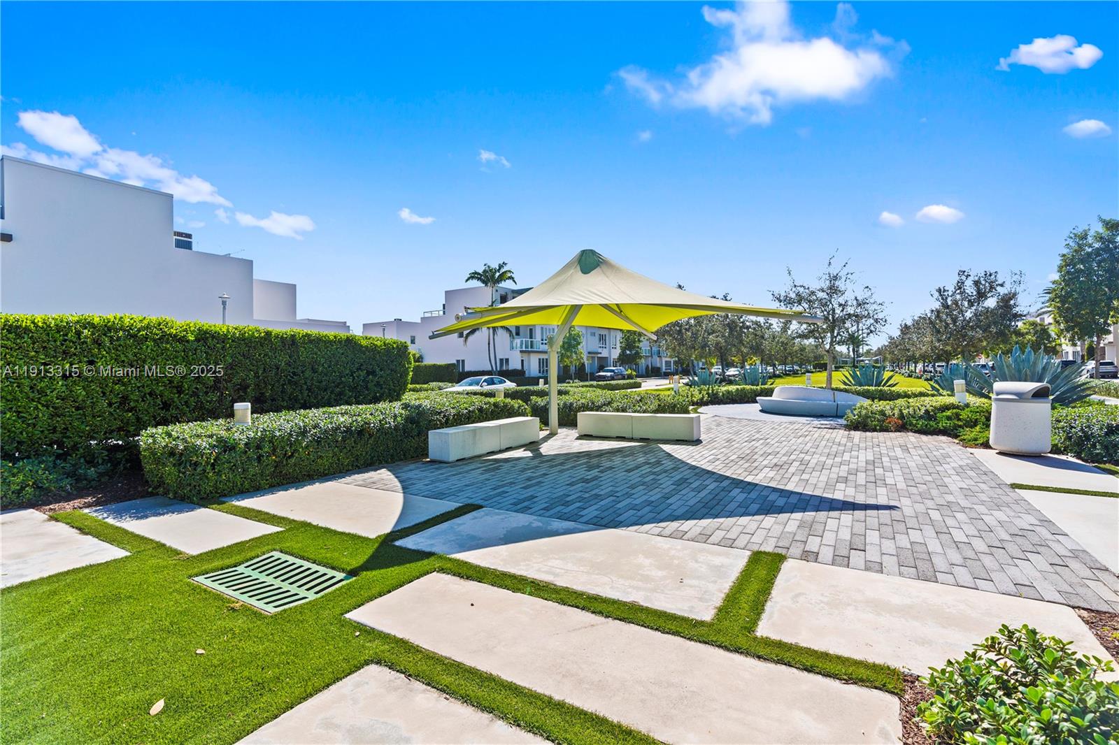 LANDMARK AT DORAL CENTRAL - Residential Lease