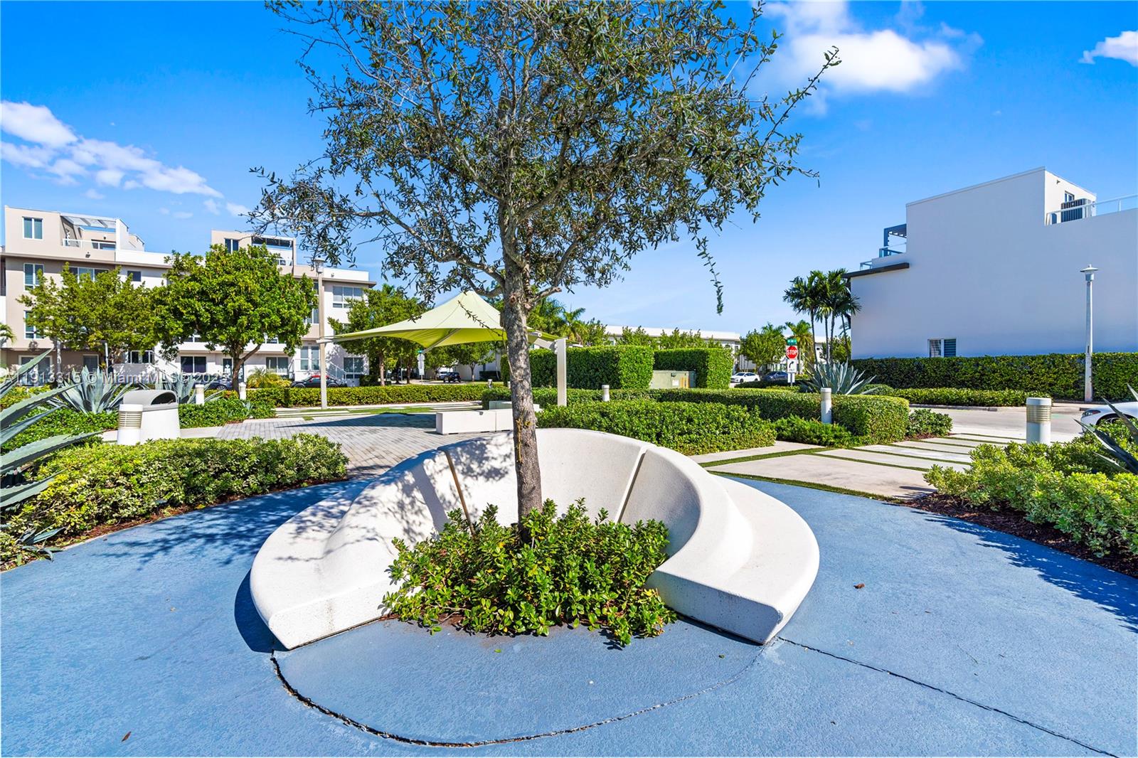 LANDMARK AT DORAL CENTRAL - Residential Lease