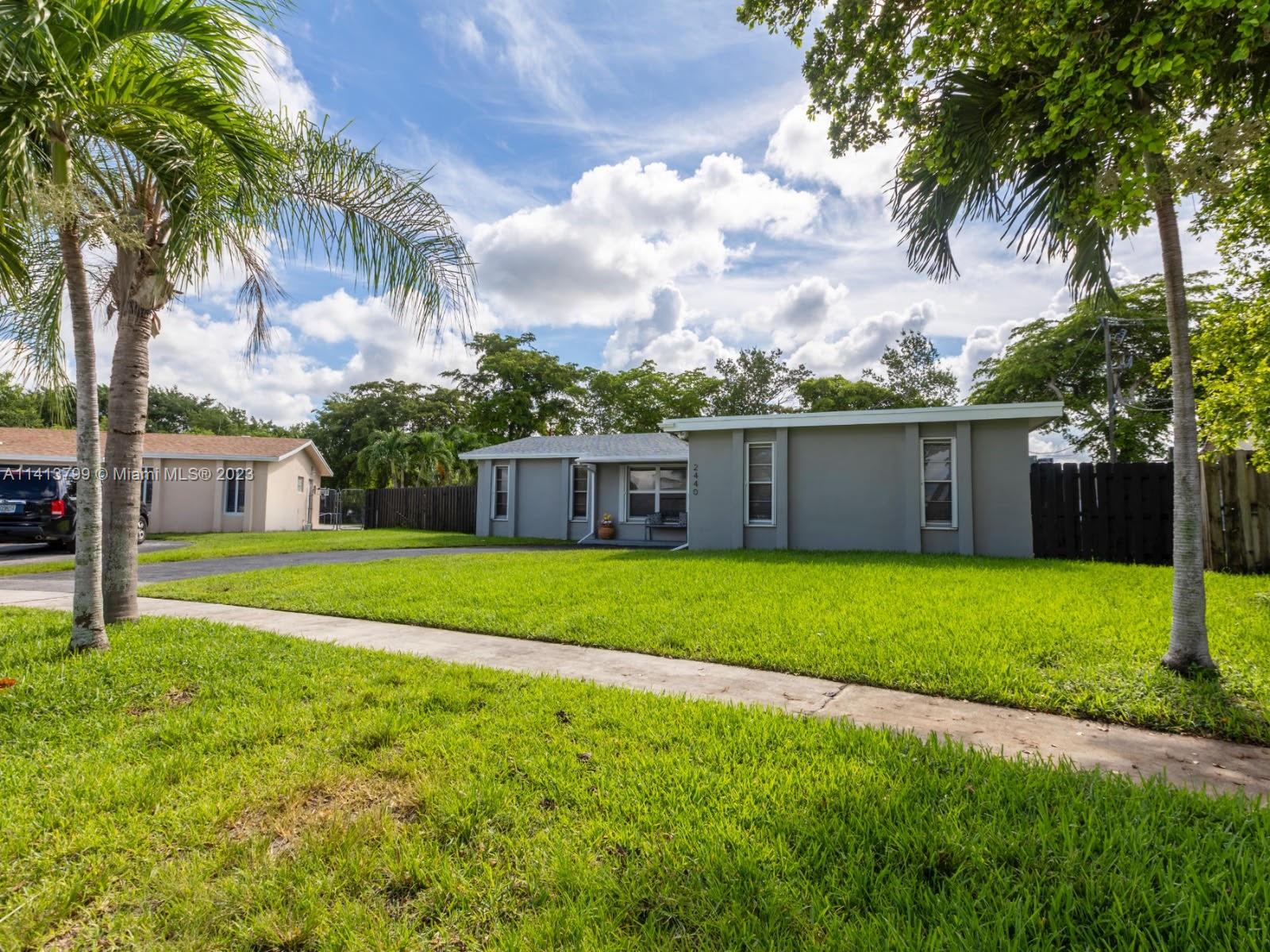 SUNRISE GOLF VILLAGE - Residential