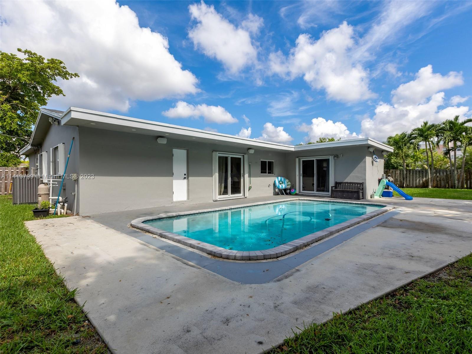 SUNRISE GOLF VILLAGE - Residential