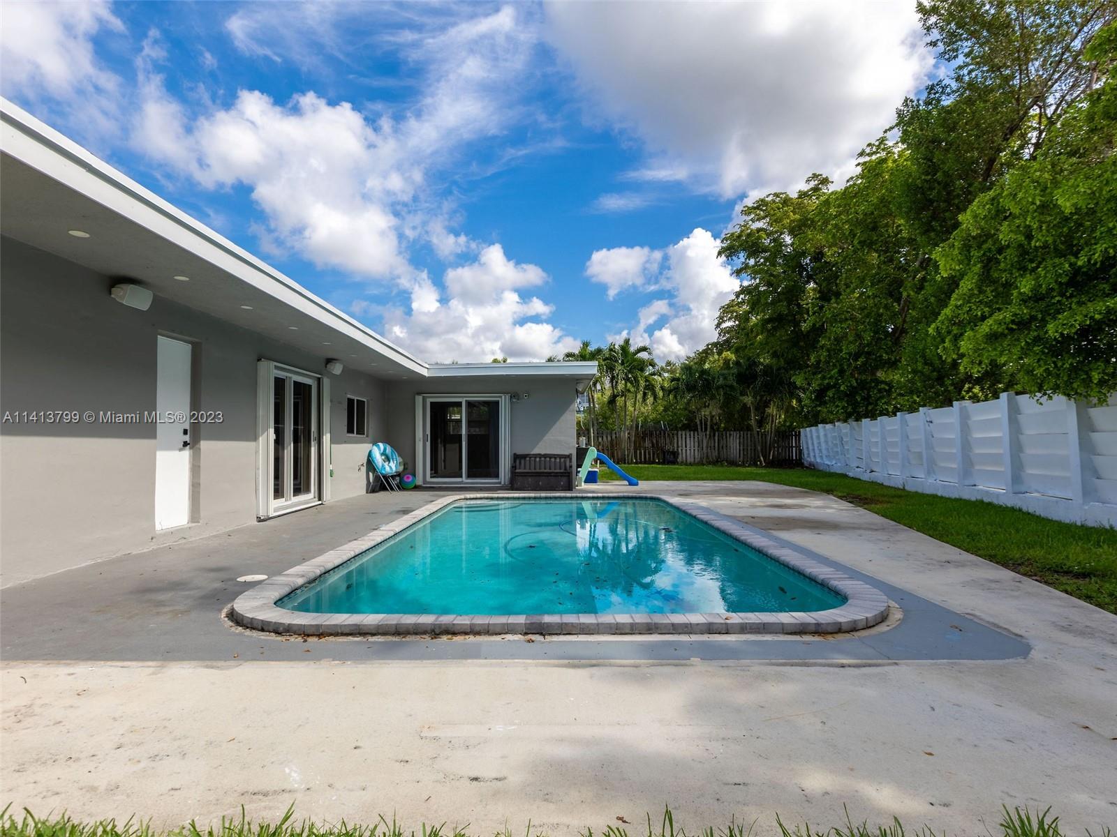 SUNRISE GOLF VILLAGE - Residential