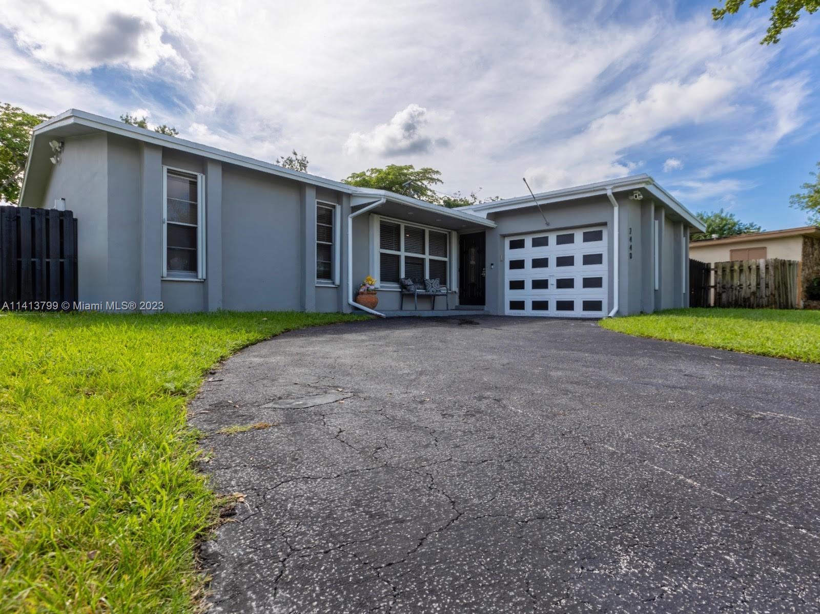 SUNRISE GOLF VILLAGE - Residential