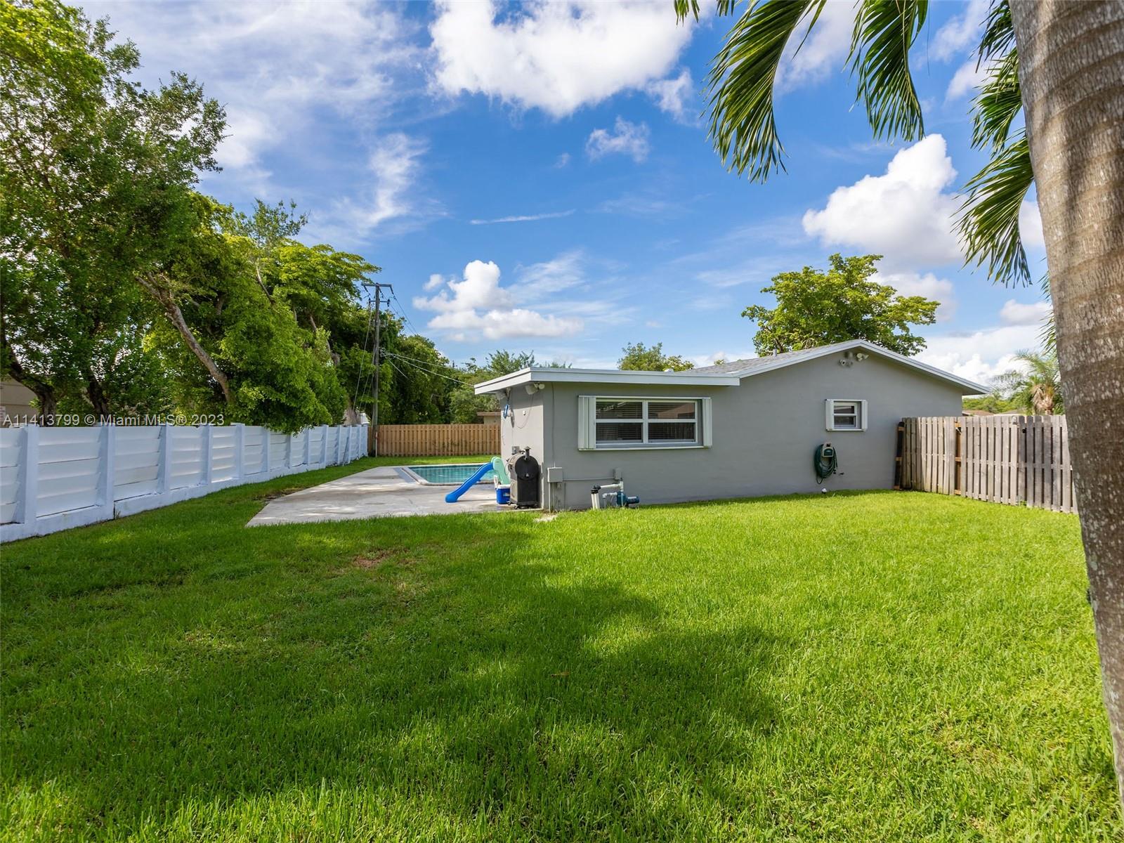 SUNRISE GOLF VILLAGE - Residential