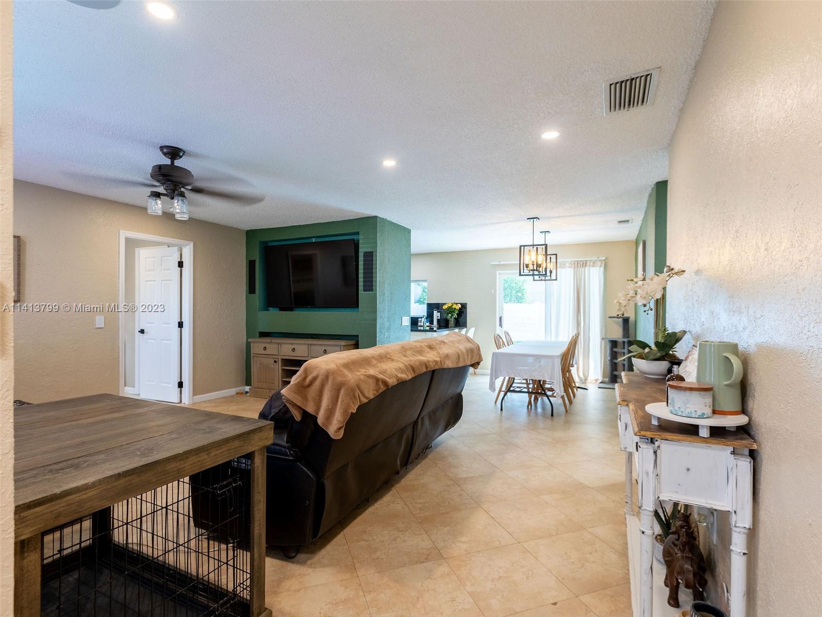 SUNRISE GOLF VILLAGE - Residential