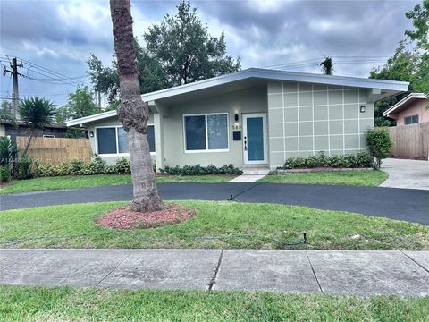 Single Family Residence in North Miami Beach FL 580 177th St.jpg