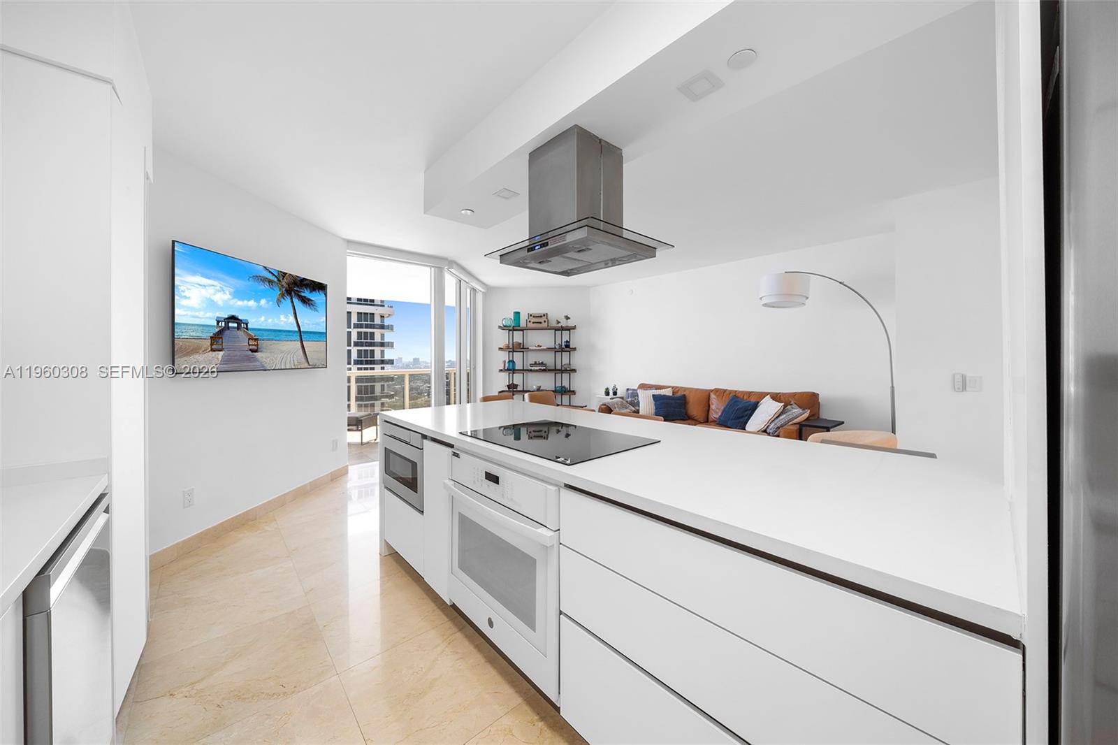 4779 Collins Ave 3804