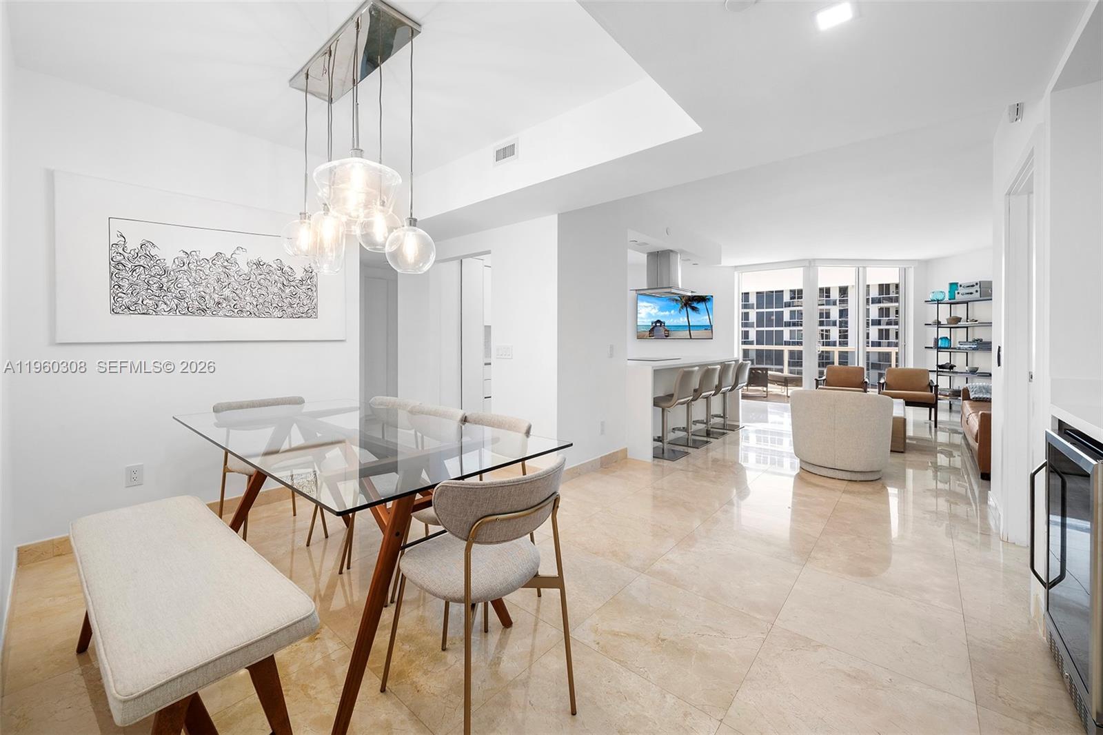 4779 Collins Ave 3804