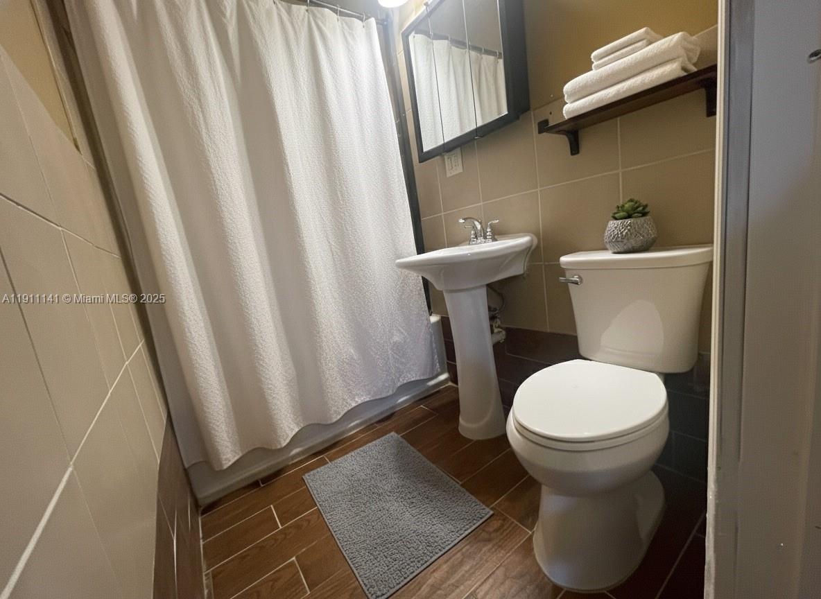 SUNKIST GROVE - Residential Lease