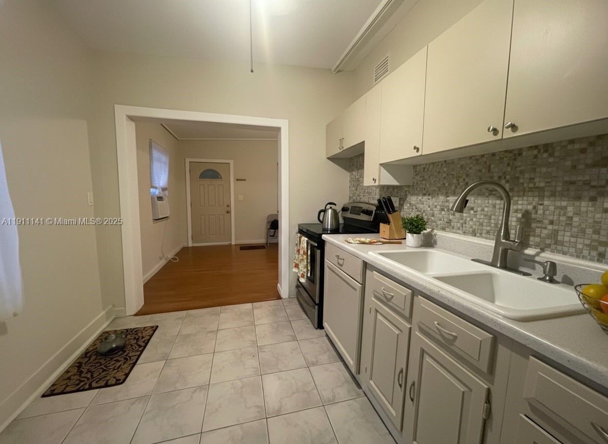 SUNKIST GROVE - Residential Lease