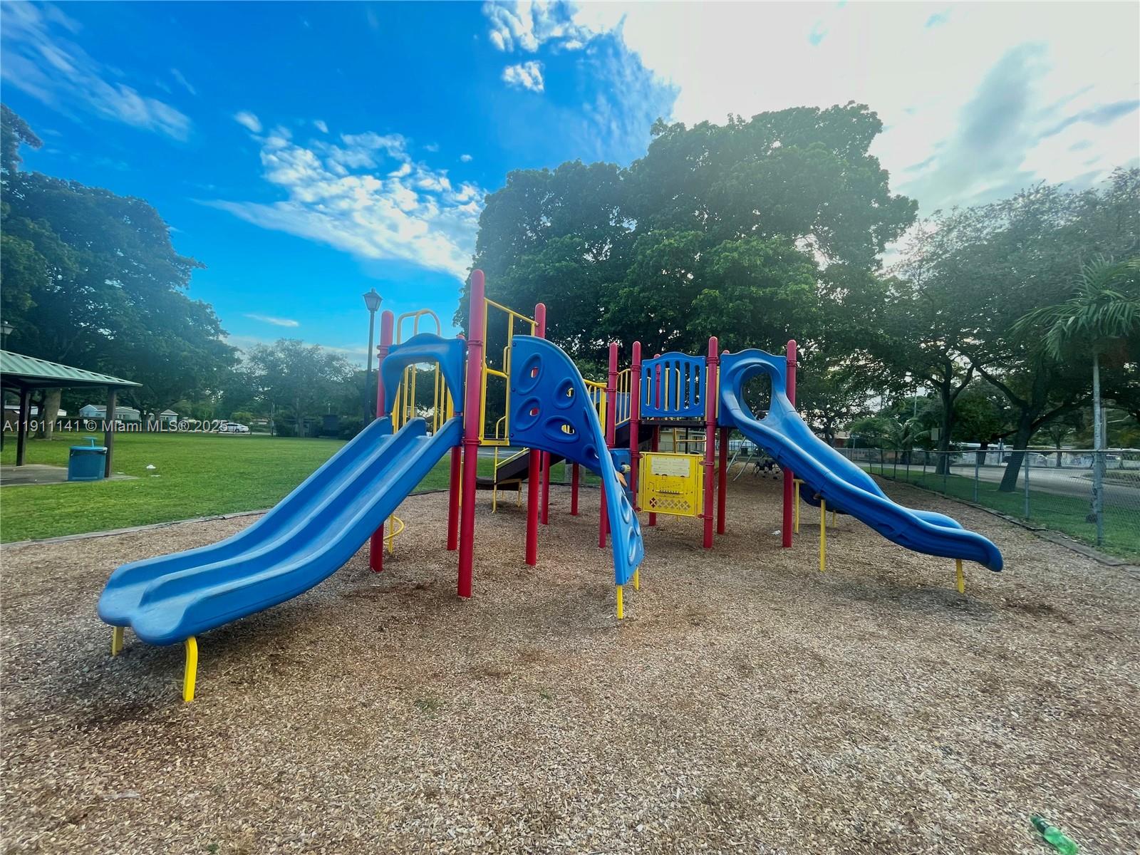 SUNKIST GROVE - Residential Lease