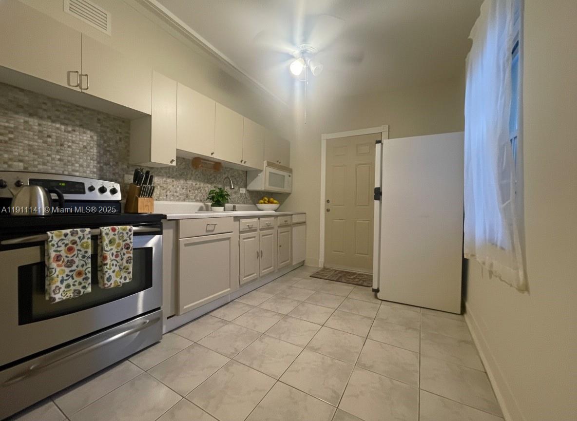 SUNKIST GROVE - Residential Lease