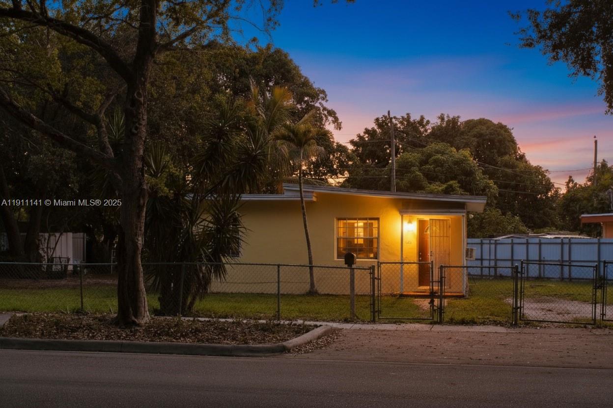 SUNKIST GROVE - Residential Lease