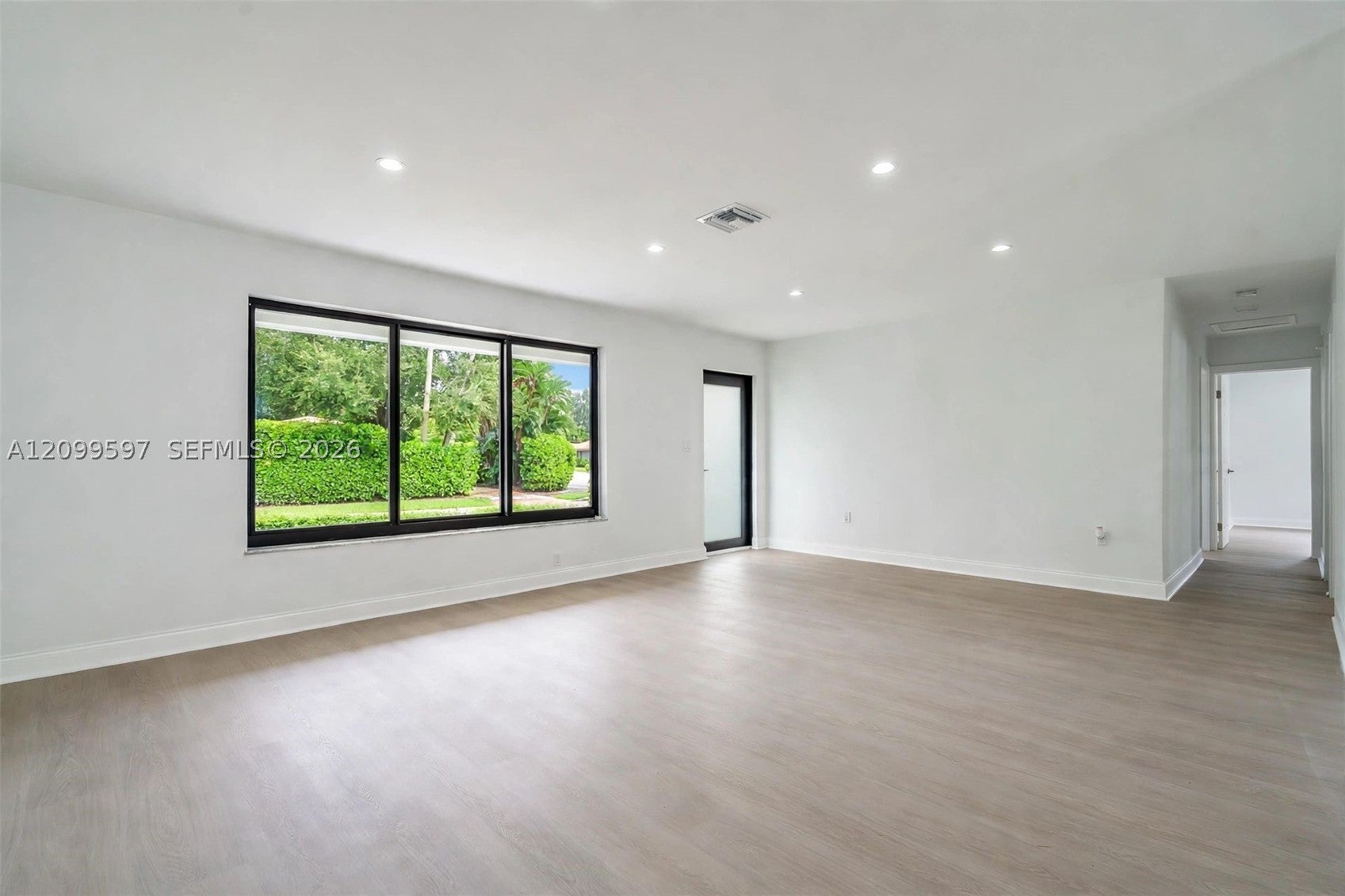 10 NW 100th St