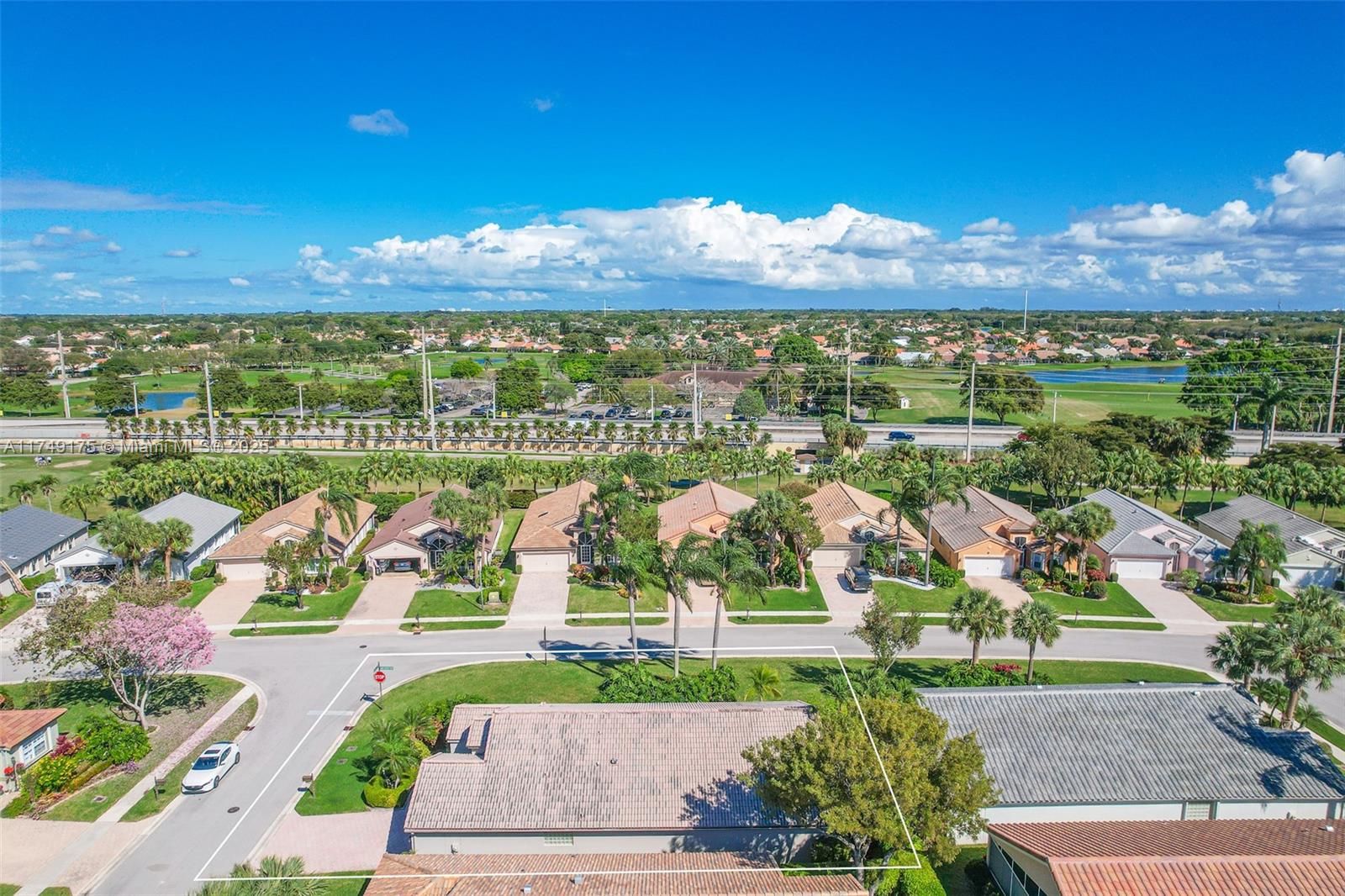 LAKERIDGE GREENS AT PIPER - Residential