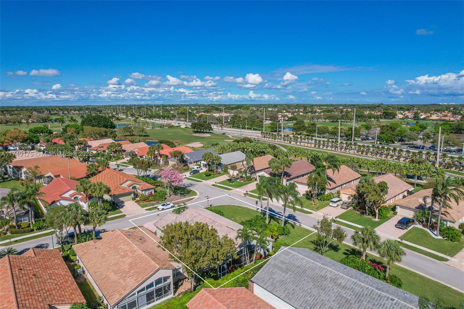 LAKERIDGE GREENS AT PIPER - Residential
