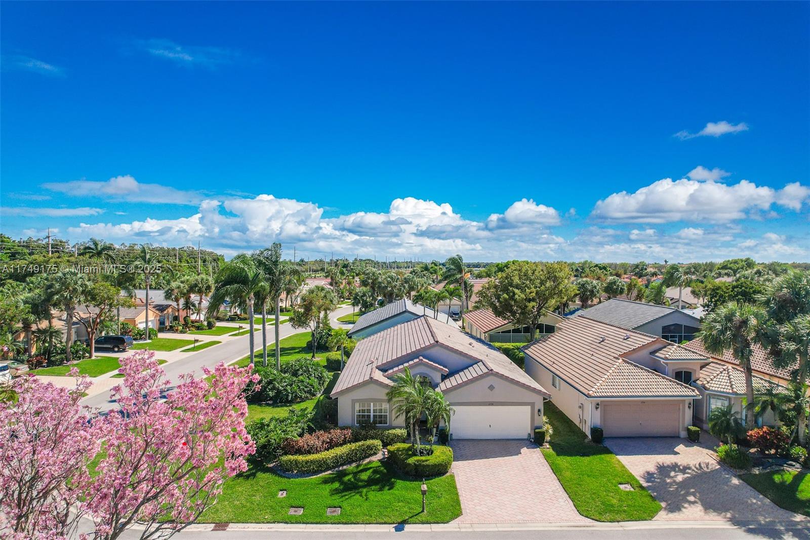 LAKERIDGE GREENS AT PIPER - Residential