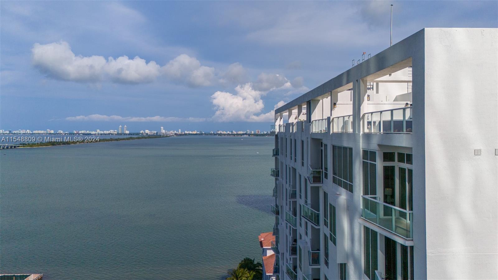 THE CRIMSON CONDO - Residential