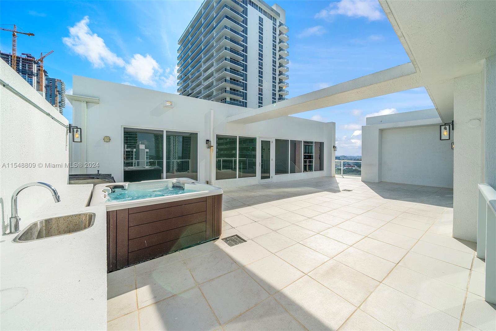 THE CRIMSON CONDO - Residential