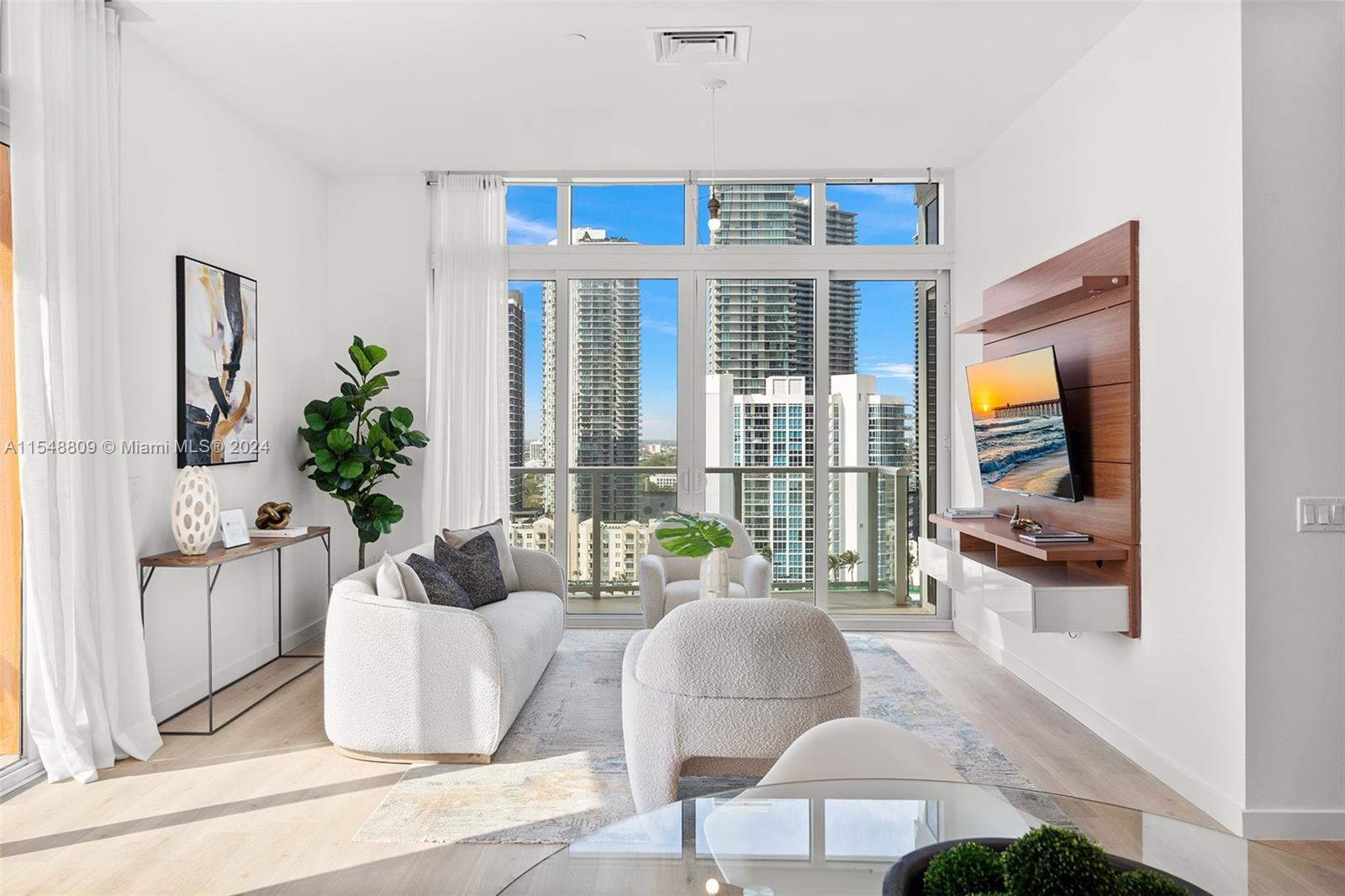 THE CRIMSON CONDO - Residential