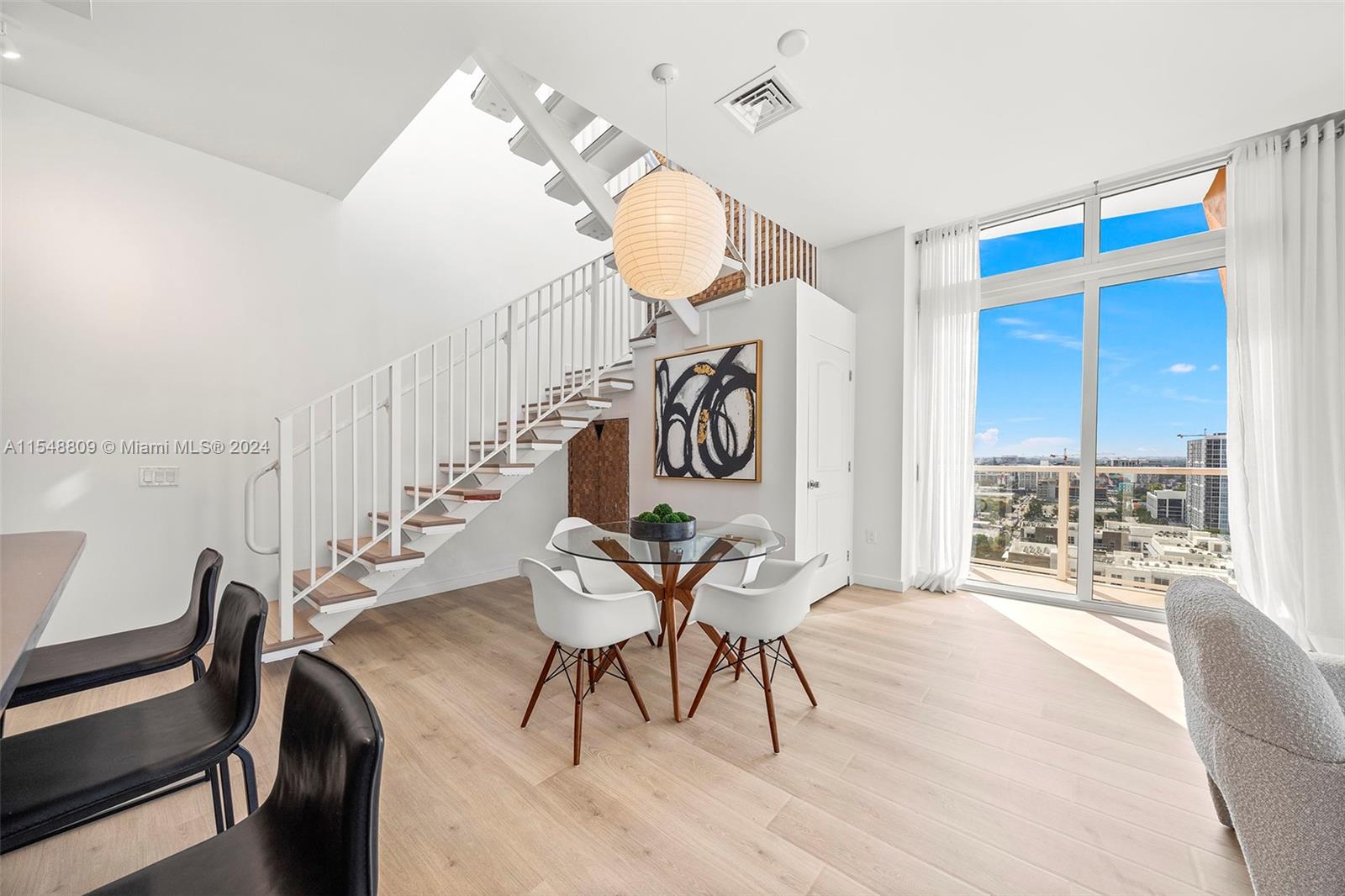 THE CRIMSON CONDO - Residential