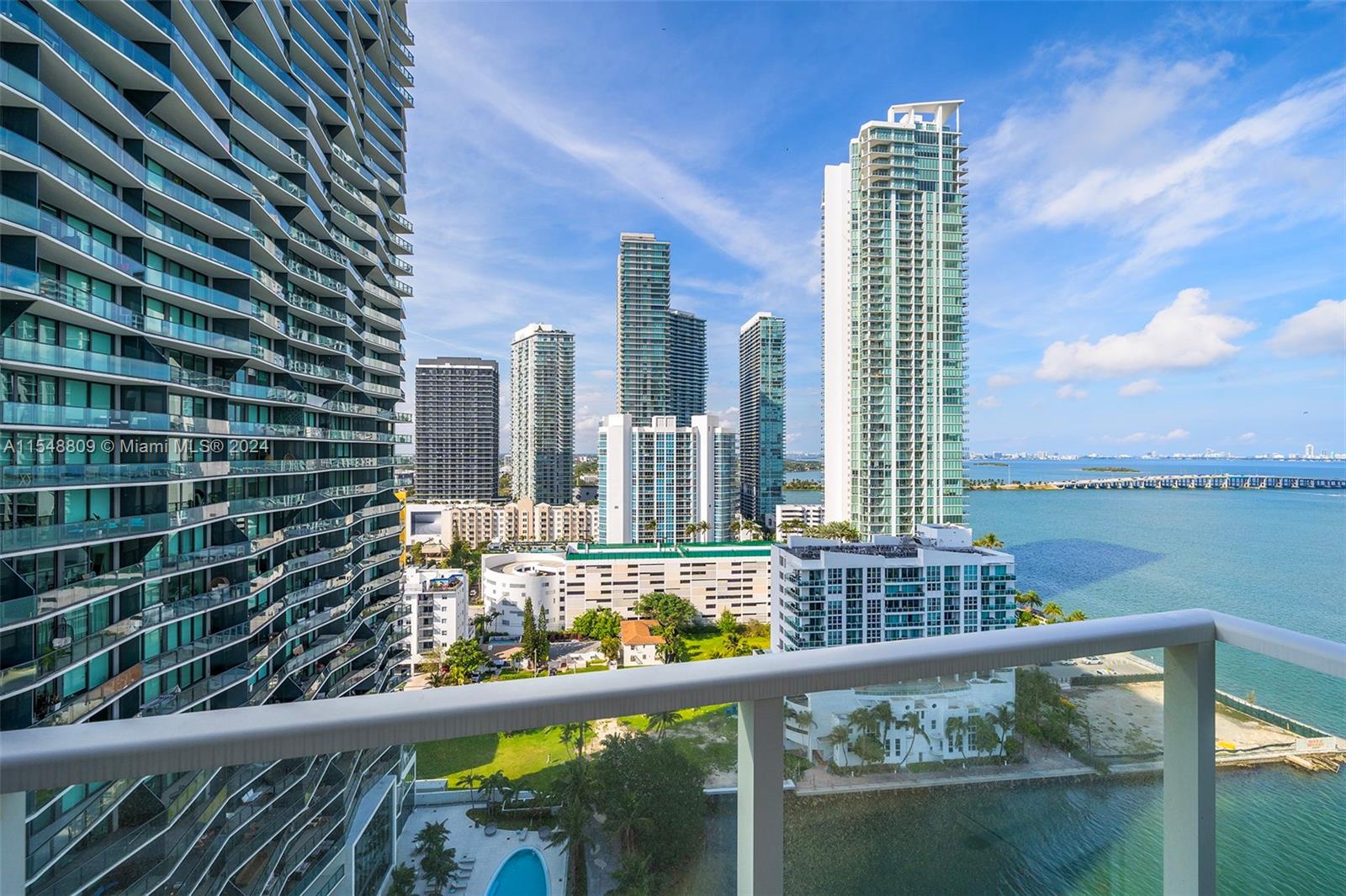 THE CRIMSON CONDO - Residential